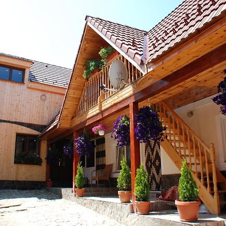 Pensiunea Iulia Rod Exterior foto